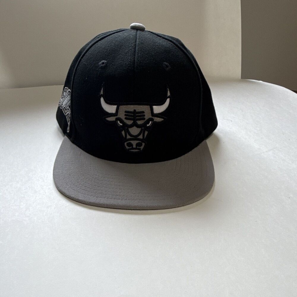 Mitchell & Ness Chicago Bulls NBA Snapback Hat Cap Black/Gray One Size